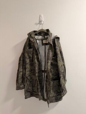 Universal Thread Olive Green Camo Utility Jacket